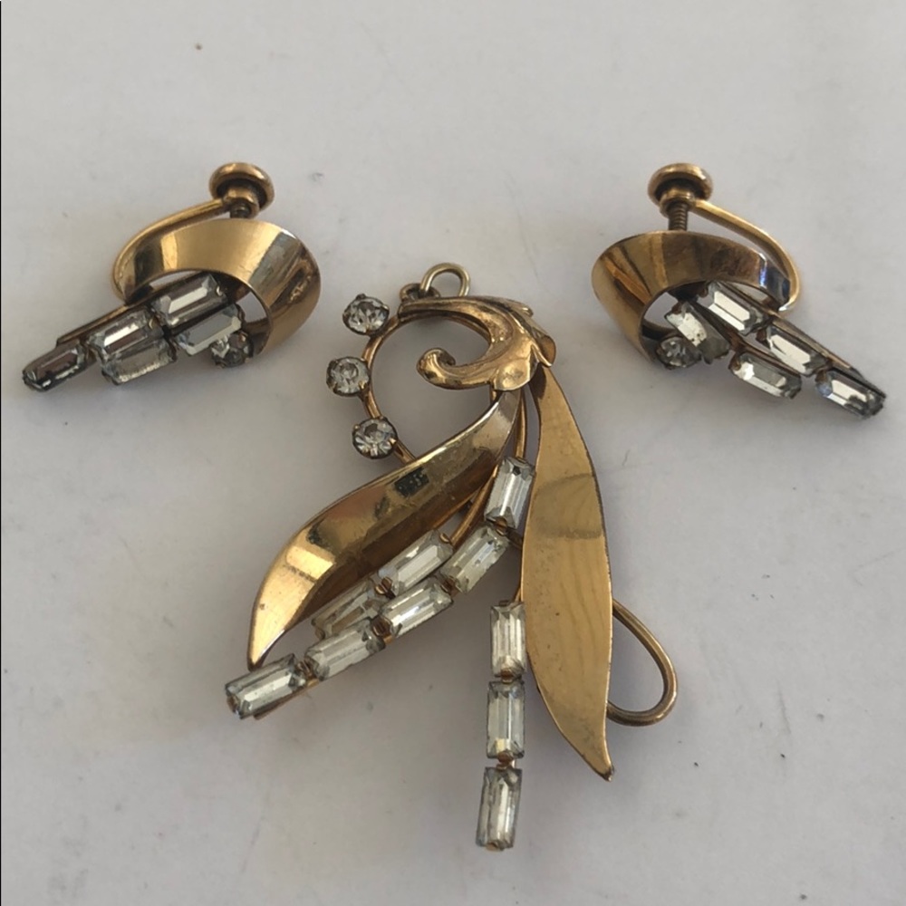 Van Dell 1/20 12k Gold Filled set Earrings pendant